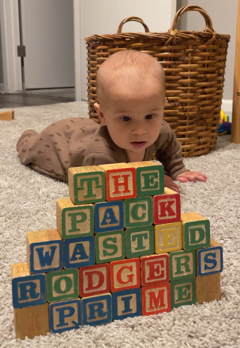 DannyRay127's tweet photo. My wife and I sometimes joke that our 7-month-old  son is “highly advanced” but I never expected to walk into his room and find this

@AaronRodgers12 https://t.co/pwYk0hS6UF