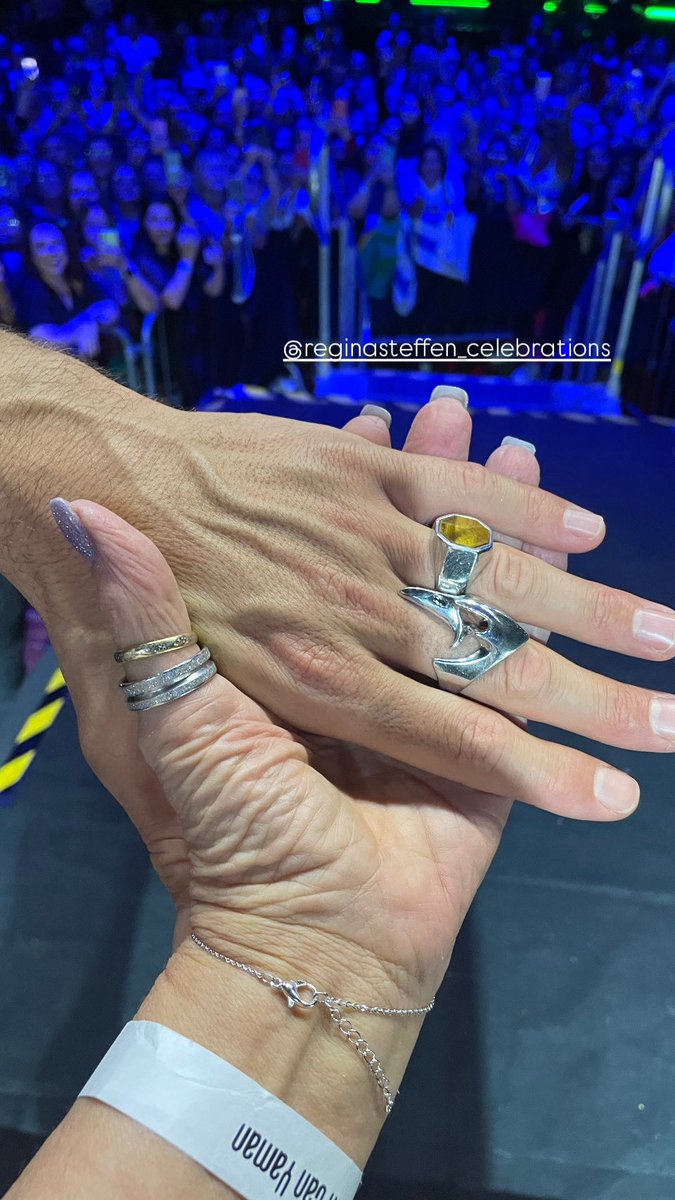 A foto que representa minha ligação a Can Yaman. Nossas mãos unidas, num gesto de carinho. Parabéns ao meu menino. Que seja sempre feliz ❤️
<a href="/suportecanyaman/">Suporte Can Yaman ✨</a> 
<a href="/PaulaBlast/">paula__arroyo</a> 
#HappyBirthday35CanYaman