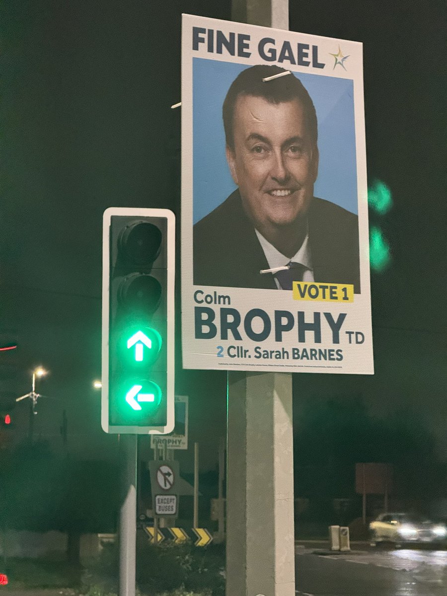 rossom's tweet image. Hey @brophytalks your illegally erected posters are also less than 2m off the ground in many places. I am not 2m tall fyi. And the one a couple of meters in front of a traffic light is not cool. Also would be great if @FineGael could provide a list of what laws we have to obey!