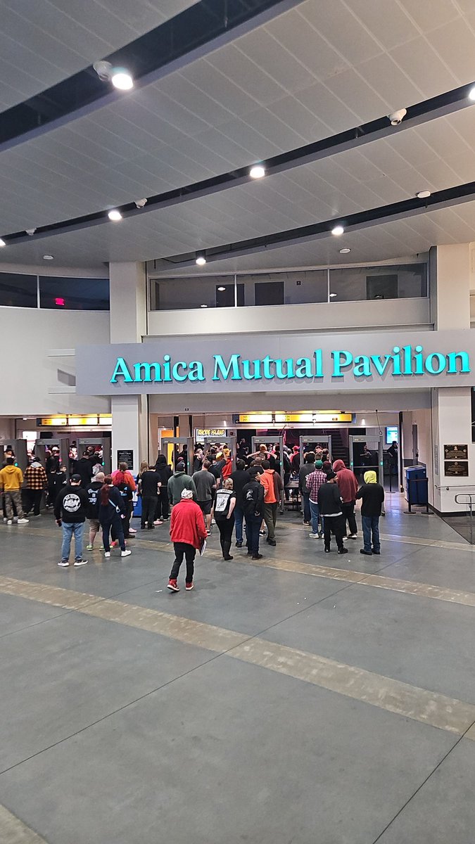 hardhats_33's tweet image. Good showing at Insurrection #TheDuck