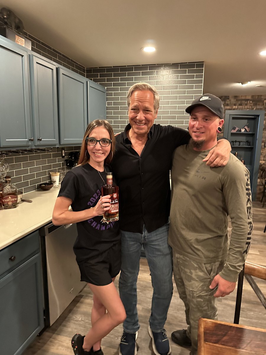 Just a quick thanks to everyone who came out this afternoon, (on a school day, no less!) and stood in line for two hours at Drug City to shake hands, say hello, and pick up a bottle of my grandfather’s whiskey. knobelspirits.com 
 
It always warms my cockles to meet the