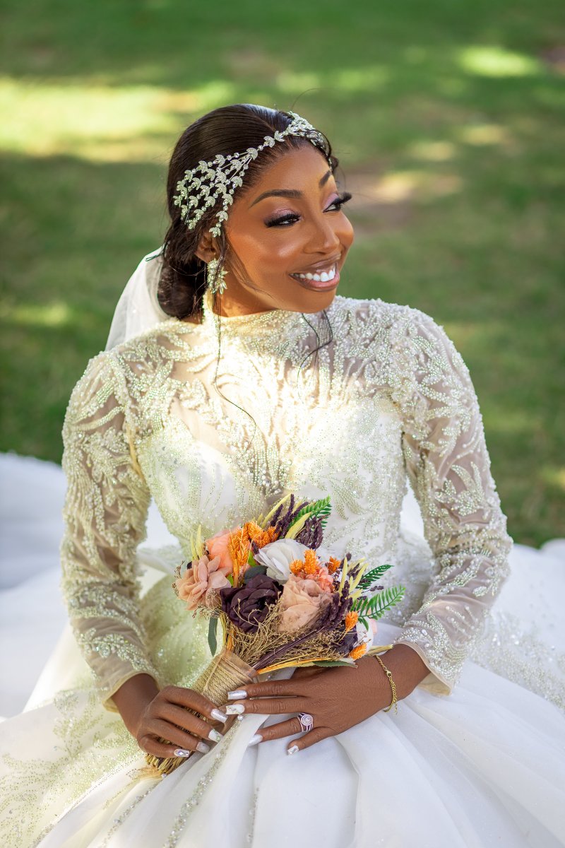 maclexyiii's tweet photo. Silver &amp; David💍
shades of the beautiful bride, Silver.

🇳🇬 Bride Meets 🇨🇲 Groom

📅: August 2024
📍: Hamilton, Ontario🇨🇦

Photographed by @mac.media_ https://t.co/bWEoaHIi3D