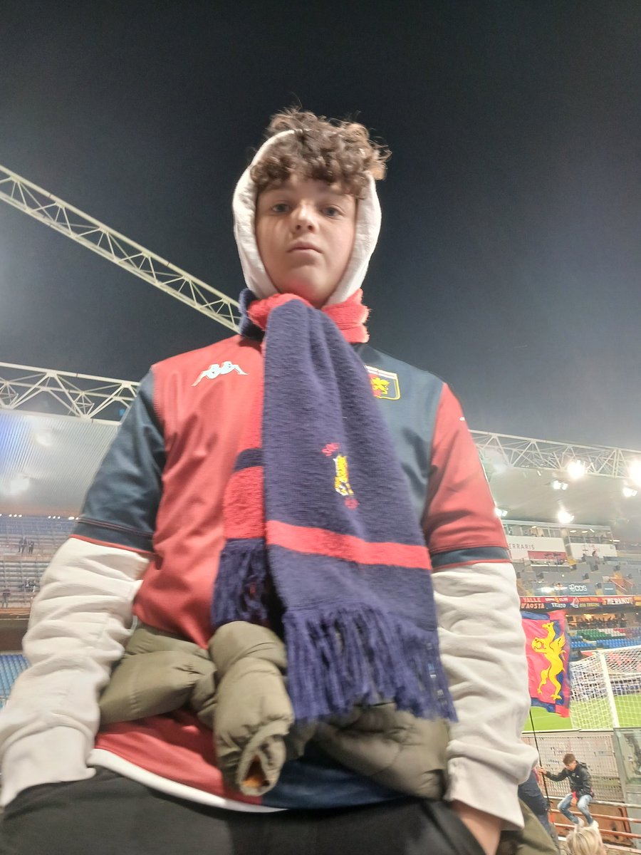 AlePede76's tweet photo. #Genoa #teppe #quellichecisonosempre #unguastodamore https://t.co/UPwlMuW4fR