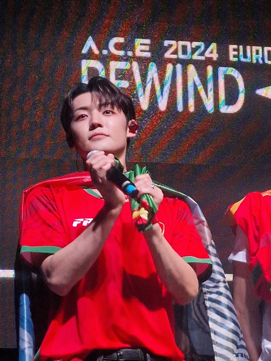 yuchansknees's tweet photo. Low quality pictures of high quality forearms, the Kang Yuchan edition #ACEinLisbon #ACEinEurope #REWINDUS_EUROPE #kangyuchan #강유찬 https://t.co/klGDMcstiZ