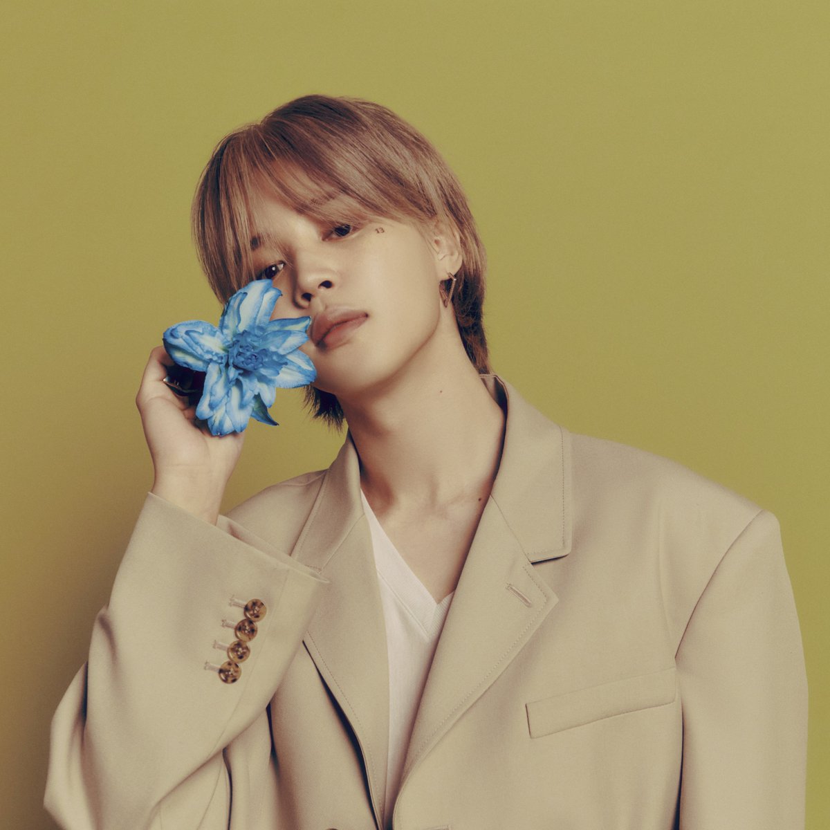 koreansales_twt's tweet photo. Best-selling Male Soloist on Circle Chart in 2024 (Jan-Oct)

1. #Baekhyun — 1,237,822 copies
2. #Jimin — 934,432 copies
3. #KimHoJoong — 828,996 copies
4. #HwangYoungWoong — 633,328 copies
5. #RM — 621,657 copies
6. #LeeChanWon — 608,603 copies
7. #YoungTak — 542,228 copies
8. #jhope — 535,234 copies
9. #Jaehyun — 430,846 copies
10. #Chanyeol — 406,920 copies