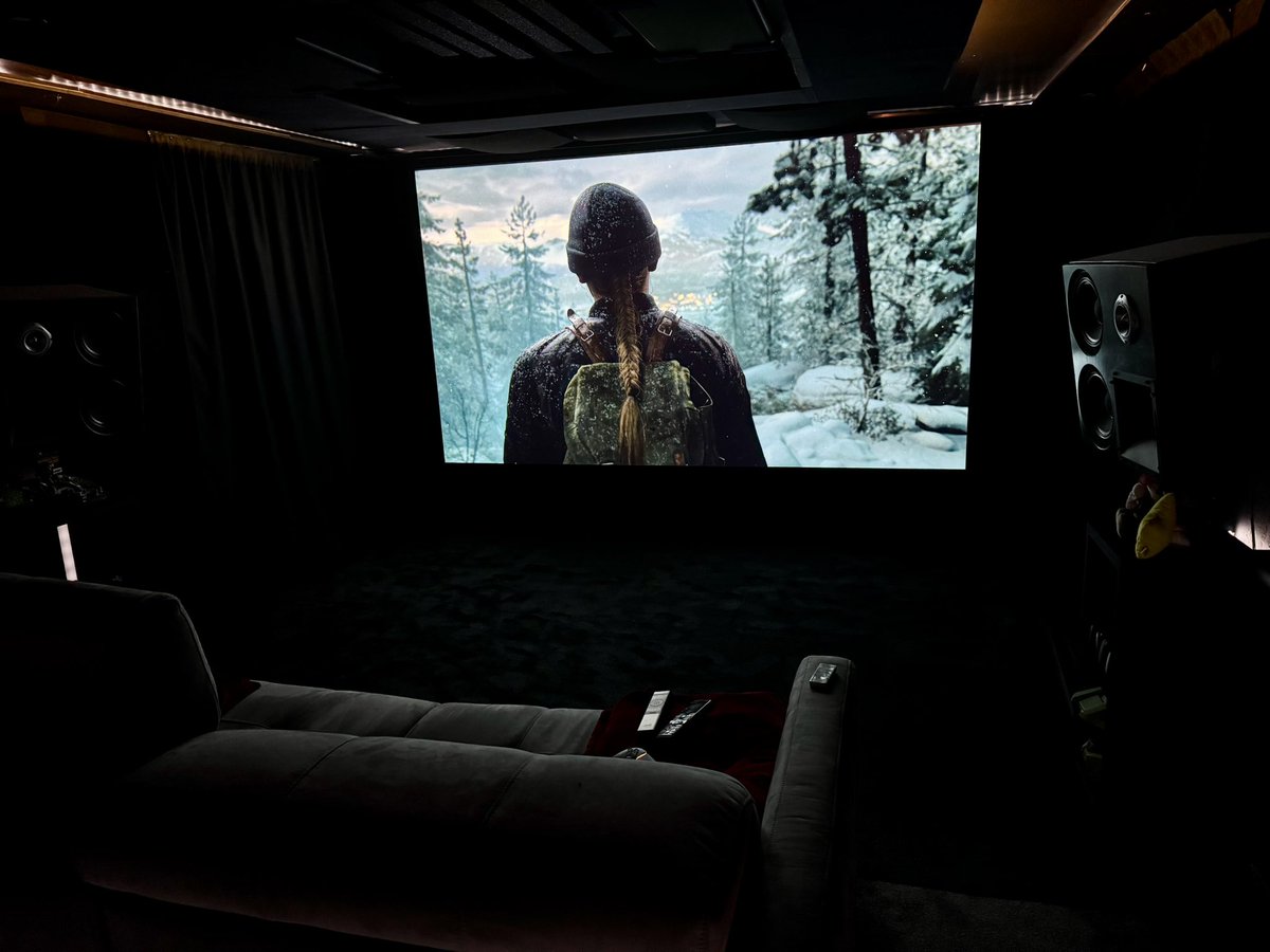 davrous's tweet image. TLOU2 sur PS5 Pro, franchement le PSSR fait un méga boulot, sur écran géant, cela se voit bien mais difficile de rendre ça en photo. C'est très impressionnant en mouvement, le rendu est incroyable, le tout en 60 fps et Dolby Atmos. Perso, je suis conquis, je vais le refaire! :)