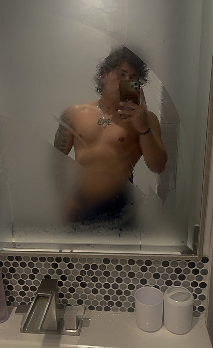 Come get new content!!
Sc: snapchat.com/t/4sOgquyz
OF: onlyfans.com/italianstallio…