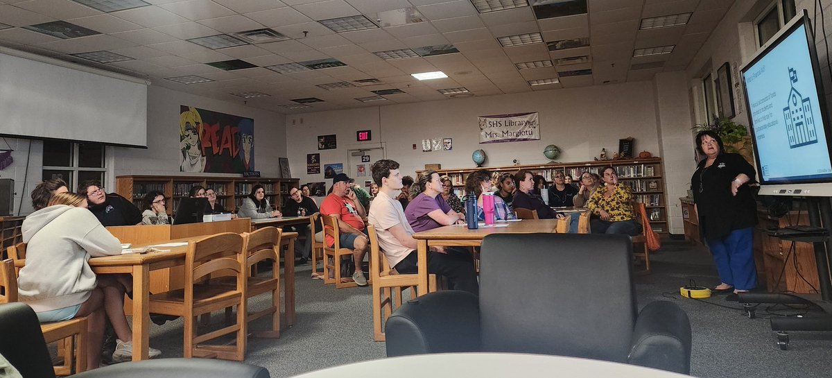 shs_guidedept's tweet photo. Thank you so much to Karen Bucher from @ShenandoahU for meeting with our Class of 2025 and parents to discuss financial aid! College application season is officially upon us! Are you all ready? https://t.co/IyfoJJGH6Q