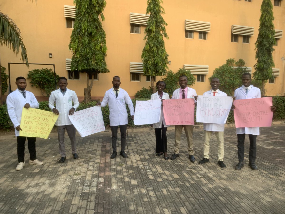 BenueMedics's tweet photo. https://t.co/easo50Rh9K
Click the link above to watch how we welcome back our executive governor His Excellency Rev. Fr. Dr. Hyacinth Iormen Alia @HyacinthAlia as he returns from China.👏👏👏
#BEMSA
#Alia
#InvestInBenue
#BenueHealthCare
#GoodGovernance https://t.co/br9fOh2FNM