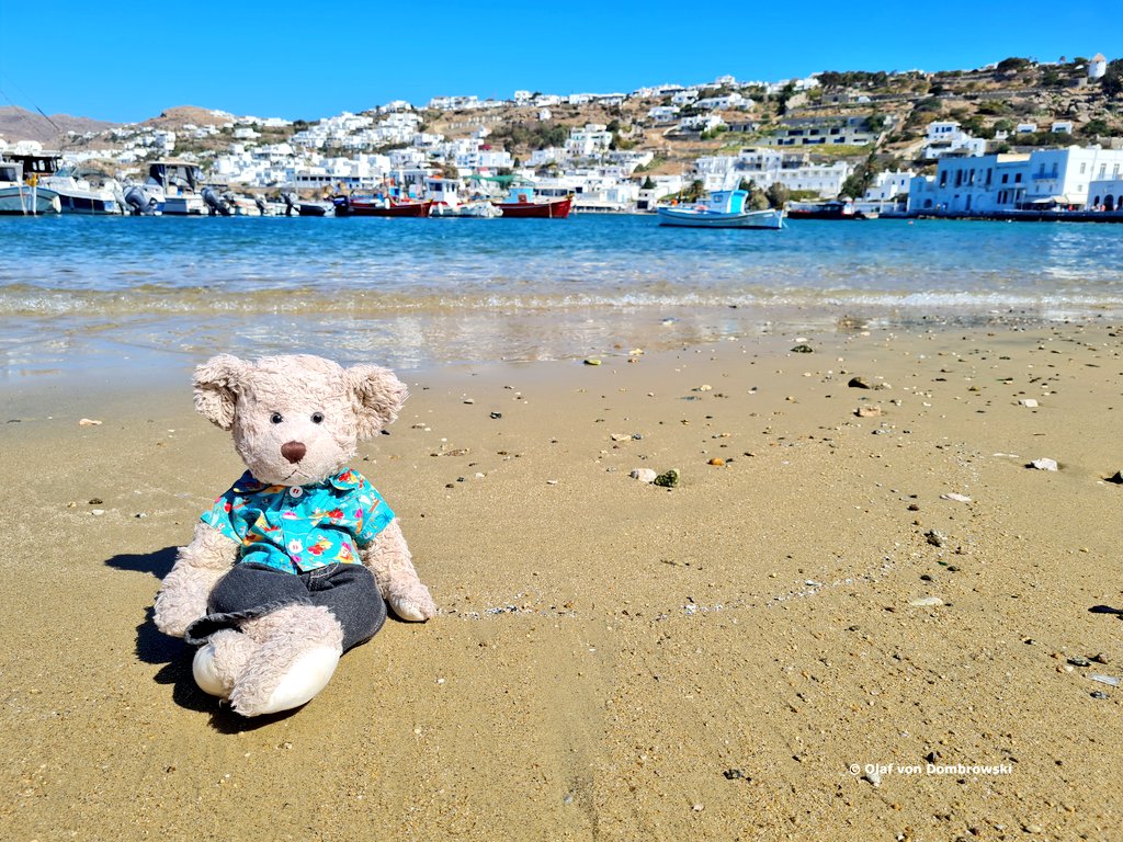 ttteddybear's tweet photo. Wonderful memory. Wish I could be there right now #Mykonos #oldport #Greece #wonderfulday https://t.co/wBbCq7oG1B