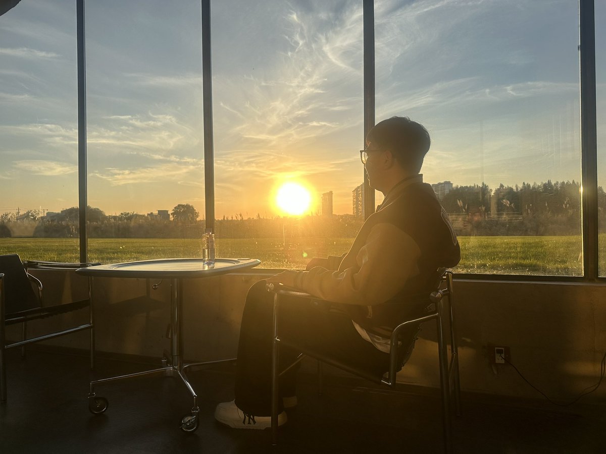 migao9573's tweet photo. Photo with the sun https://t.co/a8Z9d4QPZJ