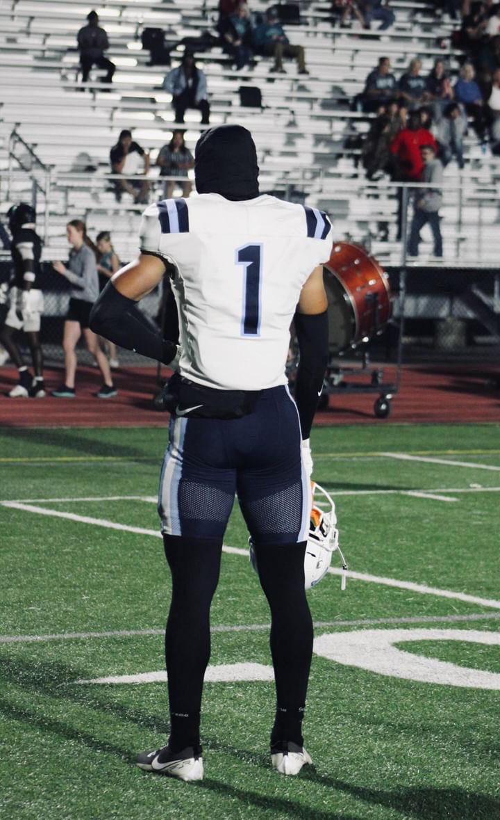 chrishatfield07's tweet photo. Senior stats so far-
6 interceptions 
2 pass deflections 
1 pick six
38 total tackles 
28 solo
4 tackles for loss
@RecruitGeorgia https://t.co/BrdxO6oFIj