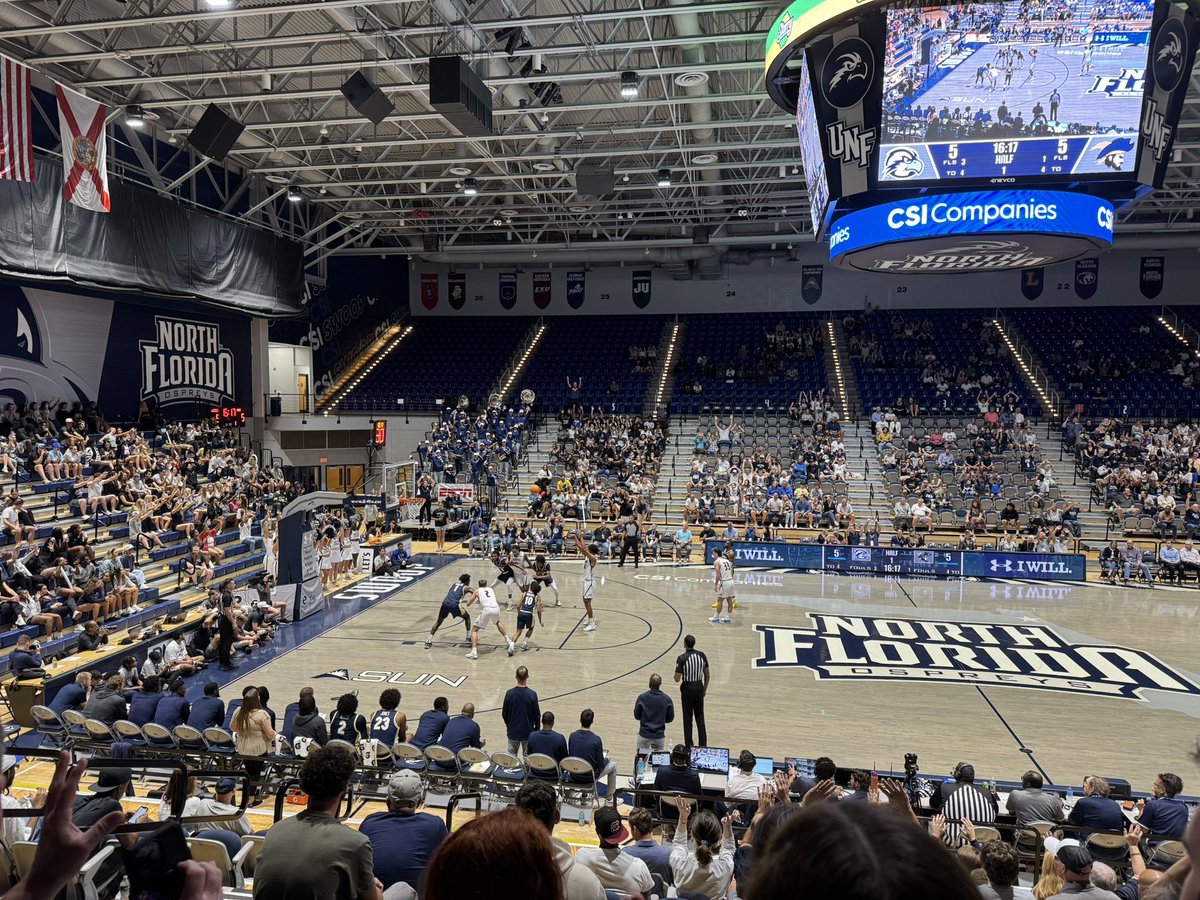 Cheering on <a href="/OspreyMBB/">UNF Men's Basketball</a> tonight. Swoop!