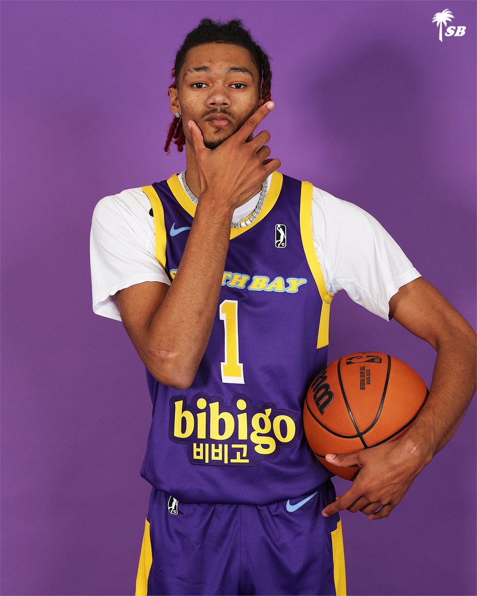 CValleyLakers's tweet photo. Smile!

It's the first day of school 🎒

#SBLakers || Media Day https://t.co/3LNJvnd2vX