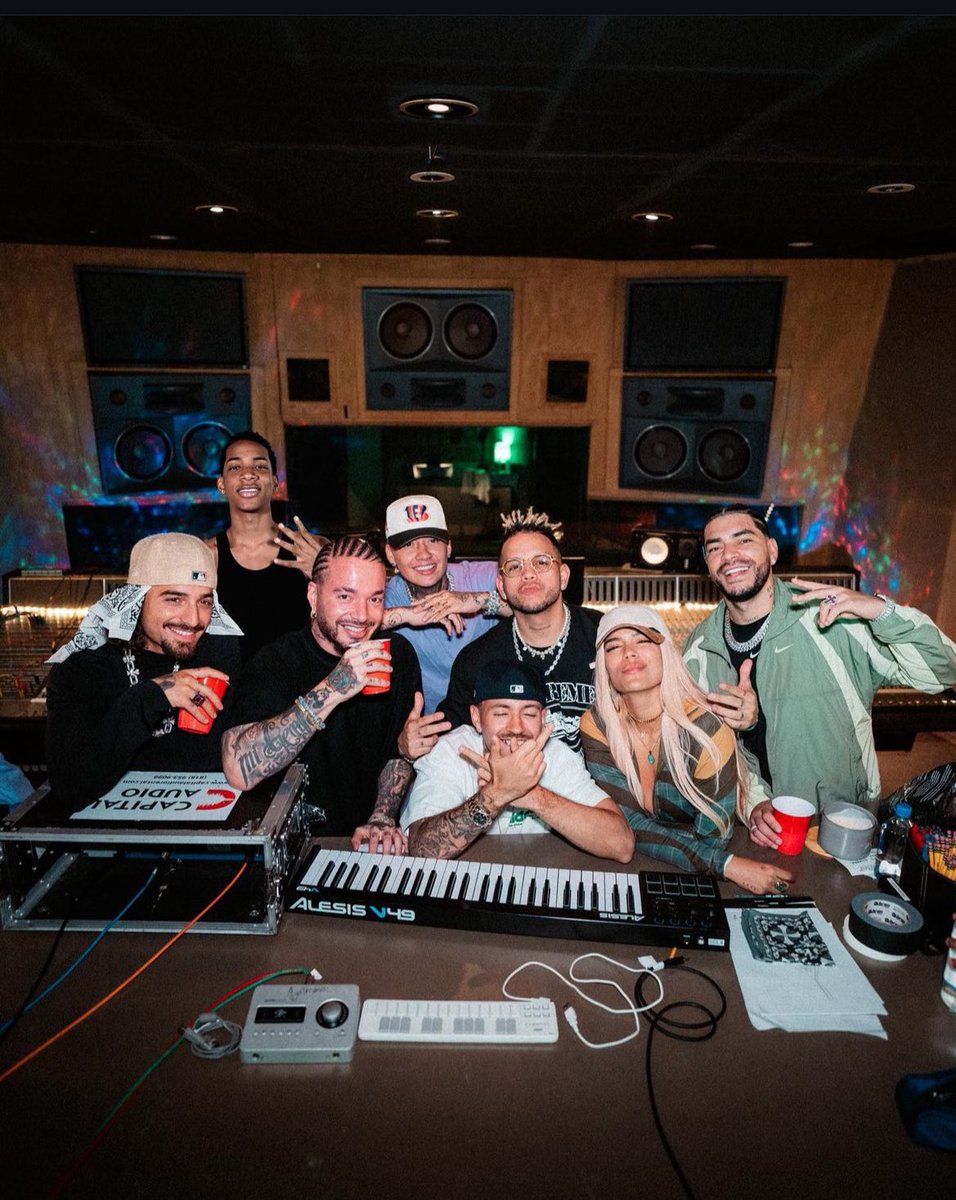 V0use's tweet image. Le diré a mis hijos que esta fue la última cena.