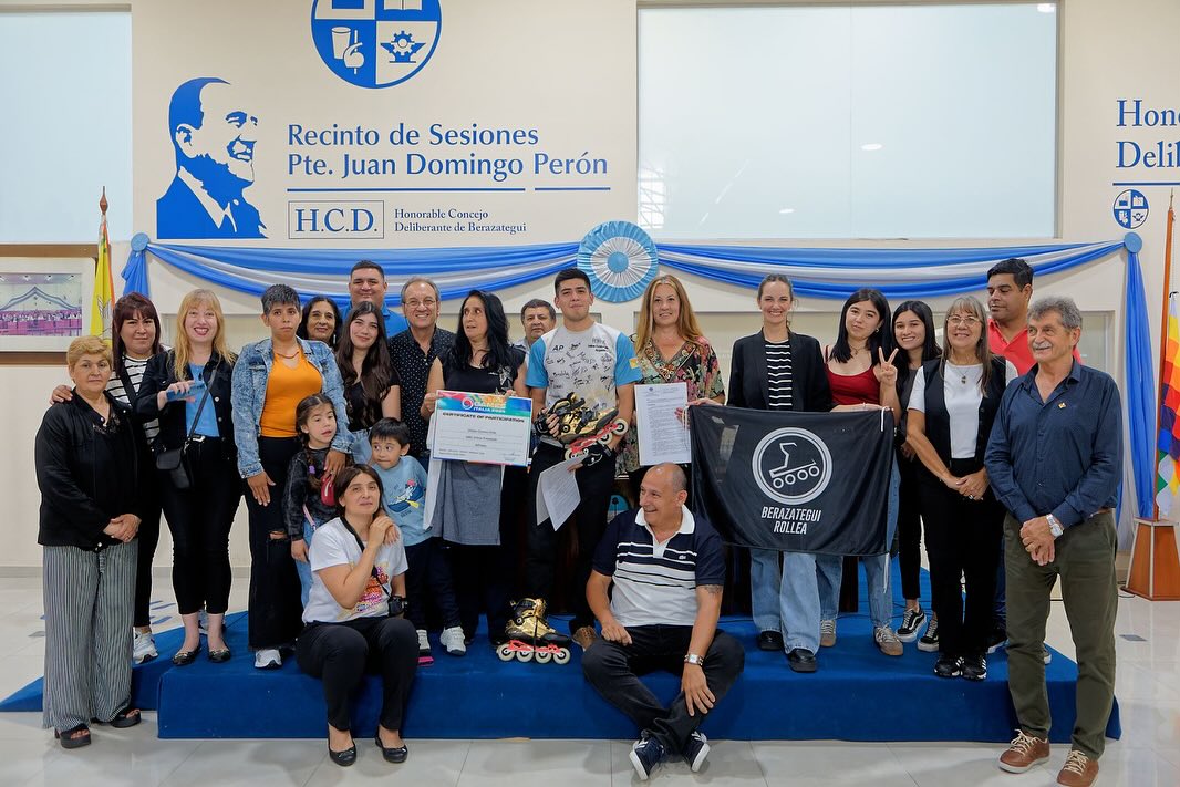 JenniferNoro's tweet photo. JUEVES DE SESIÓN🧡

Hoy realizamos una nueva sesión donde tratamos varios  temas, entre ellos 👇🏼 

✅ Declaramos Personalidad Destacada del Deporte al Pato Filliol

✅ Designamos con el nombre "Enfermera Alba Liliana" a la posta sanitaria Costa del Río de Hudson https://t.co/o62UECj2hJ