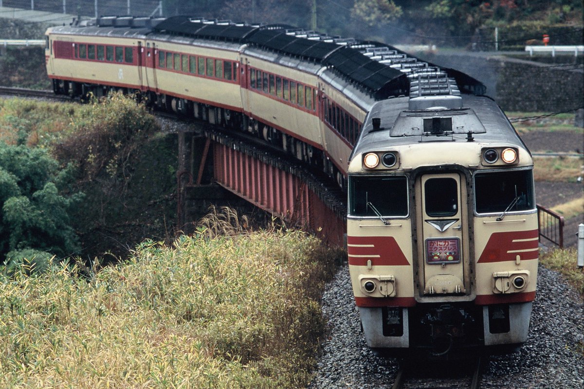 かにかに 蟹の季節が始まりましたね。 「かにカニエクスプレス」の写真をどうぞ