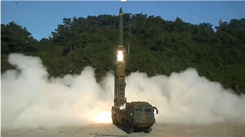 AIYeyENGDdJkjTr's tweet image. Nov. 8, 2024
#YonhapNews Report #Hyunmoo-II #LiveFireTraining

ROK military conducts live-fire training of Hyunmoo ballistic missiles in response to North Korean provocations