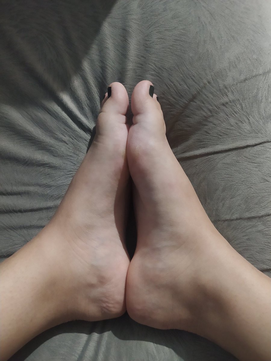 vrgs_dt's tweet photo. Tem interesse? Chama na dm 🔥#Feetworship #Paypig #feetfetish #Feet #Foot #Findom #Slave #packdope #pe #amopes #feet #foot #amopés #podolatria #pés #footfetish #pezinhos #compropacks #vendopacks #feetfinder
#packdope #pack #pesdemulher https://t.co/qqWP1mHXob