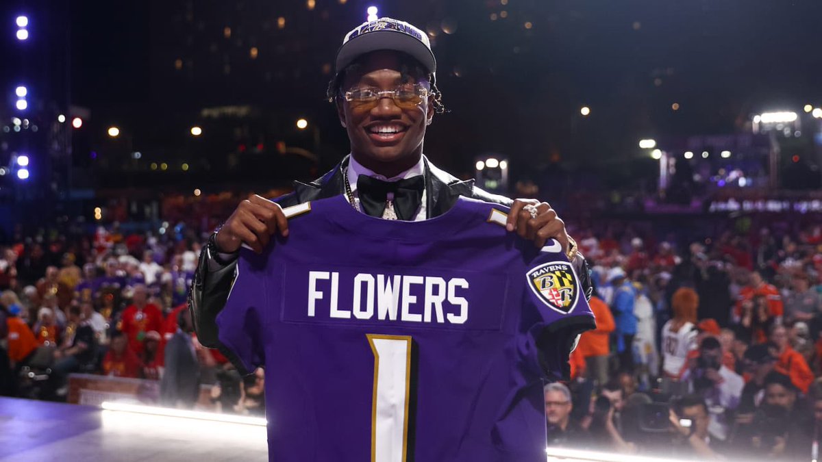 StickKidSports's tweet photo. TNF Card🐅

Bengals +6.5 (-115) 2U
Flowers O65.5 (-115) 1U
Flowers + Chase 65+ yds each (+210) 1U
Brown O23.5 rec yds (-115) 1U
Iosivas O25.5 rec yds (-115) 1U
Iosivas 1st TD (+1500) 0.25U
Iosivas ATD (+240) 1U
Chase ATD (-130) 1U

WHO DEY🧡🖤 https://t.co/C64hWIcaoP