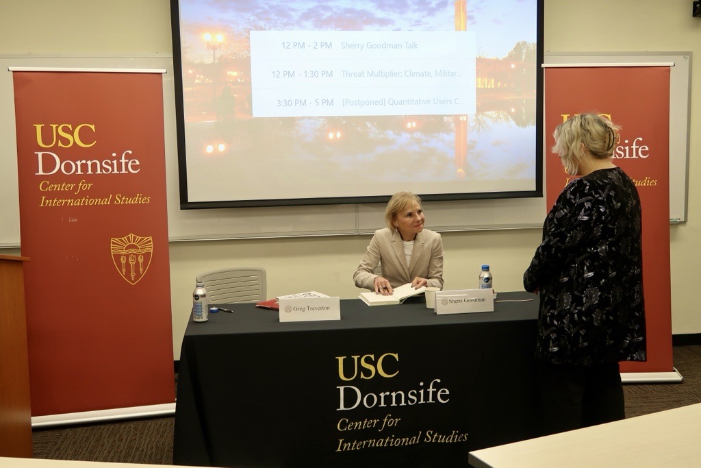 uscCIS's tweet image. Today’s event featured @GoodmanSherri, author of “Threat Multiplier: Climate, Military Leadership, and the Fight for Global Security" (@IslandPress),  where she and @GregTreverton discussed military concerns and tactics in tackling climate change as a global security threat!