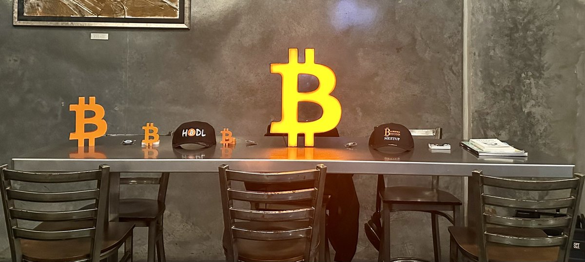 NoWasteBTCsigns's tweet photo. Had to up the signage for my meet up @BakoBitcoin 

#Bitcoin https://t.co/UGRaCNtRXM