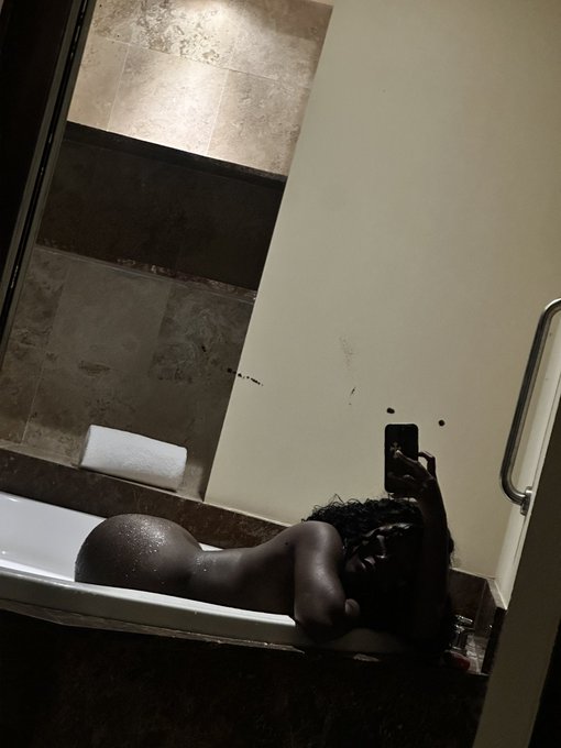 Watch 𝕹𝖞𝖑𝖆 𝕮𝖍𝖊𝖗𝖗𝖞 🍒's leaked NSFW photo on TwXstars