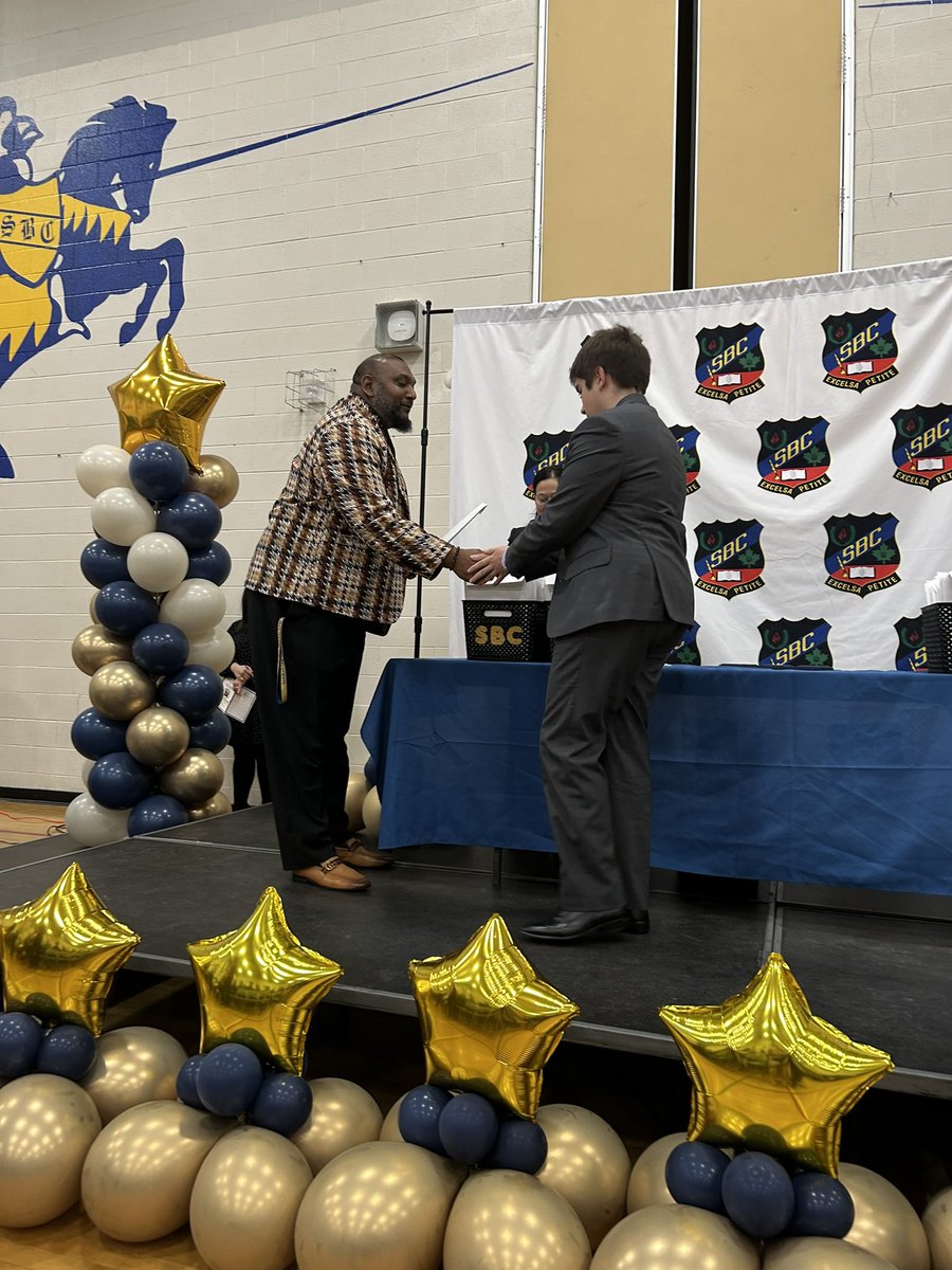 A beautiful evening celebrating the academic accomplishments of @tcdsb SBC students🏆

A huge thanks to Ms Porcaro and her committee in organizing another successful Academic Awards Ceremony🙏🏻