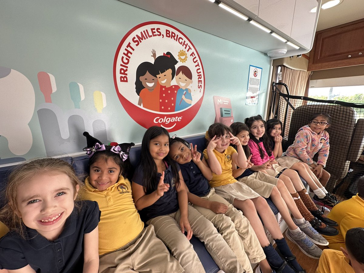 cj_finlayelem's tweet image. Thank you @colgatebsbf for a wonderful visit today! 💛 #ColgateBrightSmiles #WildAboutLearningatCJF #YourBestChoiceDrCarlosJFinlayElementary #YourBestChoiceMDCPS