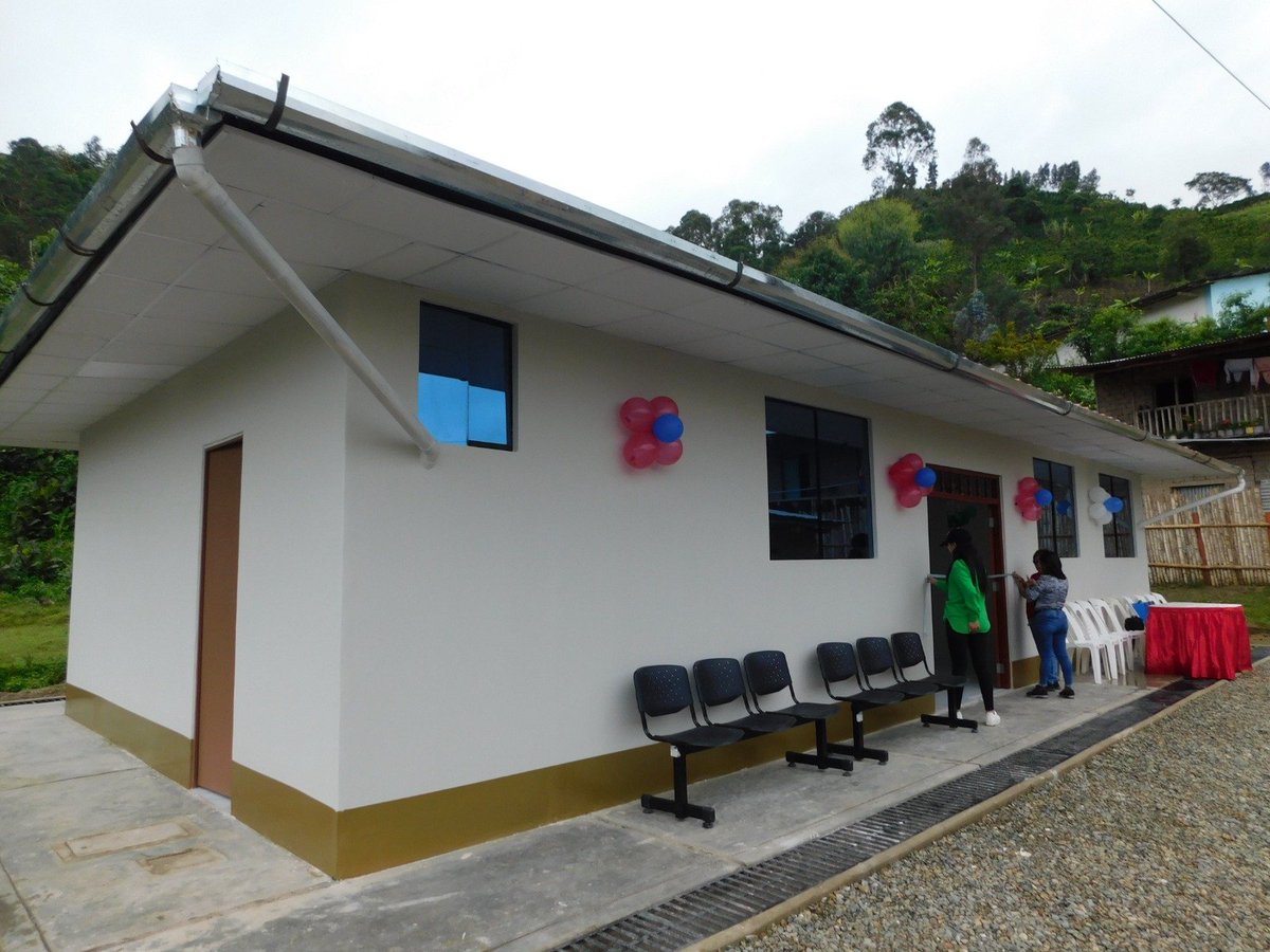 Minsa_Peru's tweet photo. #Cajamarca 🇵🇪 | Con una inversión de S/1.2 millones, la RIS Jaén culmina con la programación 2024 relacionada al mantenimiento y mejoramiento de la infraestructura de 38 establecimientos de salud. 

➡️Además, se culminó con la elaboración de 38 expedientes de mejoramiento de otro grupo de establecimientos para el 2025, cuyo monto supera los S/3.4 millones con el objetivo de brindar atención oportuna y de calidad a la población.