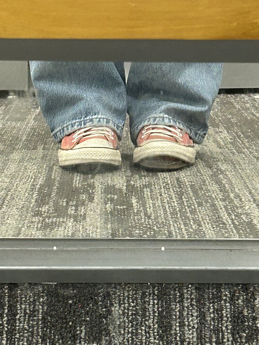 Mars_v25's tweet photo. Shoe reveal :) https://t.co/qmnIg6w1ja