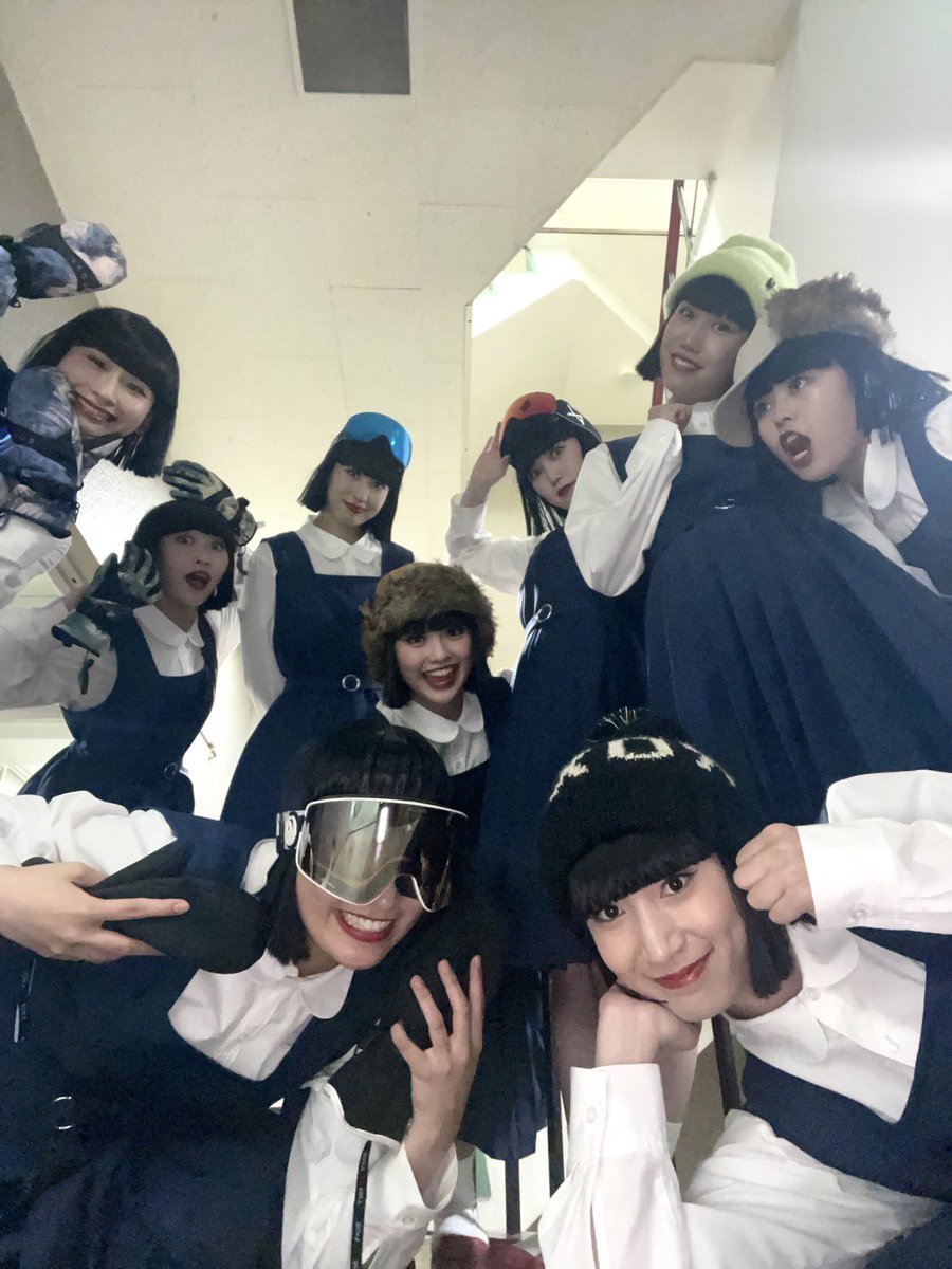 avantgardey_'s tweet photo. どうも！ナガノです👩🏻

JSBC SNOWTOWNの新CMが公開されました✨
今年も我々アバンギャルディが出演させていただいております☃️
スノボがほしい〜と思っているそこのあなた！いますぐチェックしてね✅
【https://t.co/8hMkvFqyUi】

🔸開催期間
2024年11月16日(土)～2025年2月24日(月・祝)
📍京セラドーム大阪 9階 スカイホール
それではまた明日👋

Hi! I'm Nagano.👩🏻

JSBC SNOWTOWN's new commercial has been released.✨✨
This year, avantgardey was invited to perform again.☃️
If you're thinking of getting a snowboard, 
check it out now! ✅

🔸Event dates
November 16, 2024 (Sat) - February 24, 2025 (Mon)
📍Kyocera Dome Osaka 9F Sky Hall

See you tomorrow 👋

Nagano/ナガノ

#avantgardey #アバンギャルディ
#ながのあばんぎゃるでぃ
#JSBC #SNOWTOWN
@jsbcsnowtown