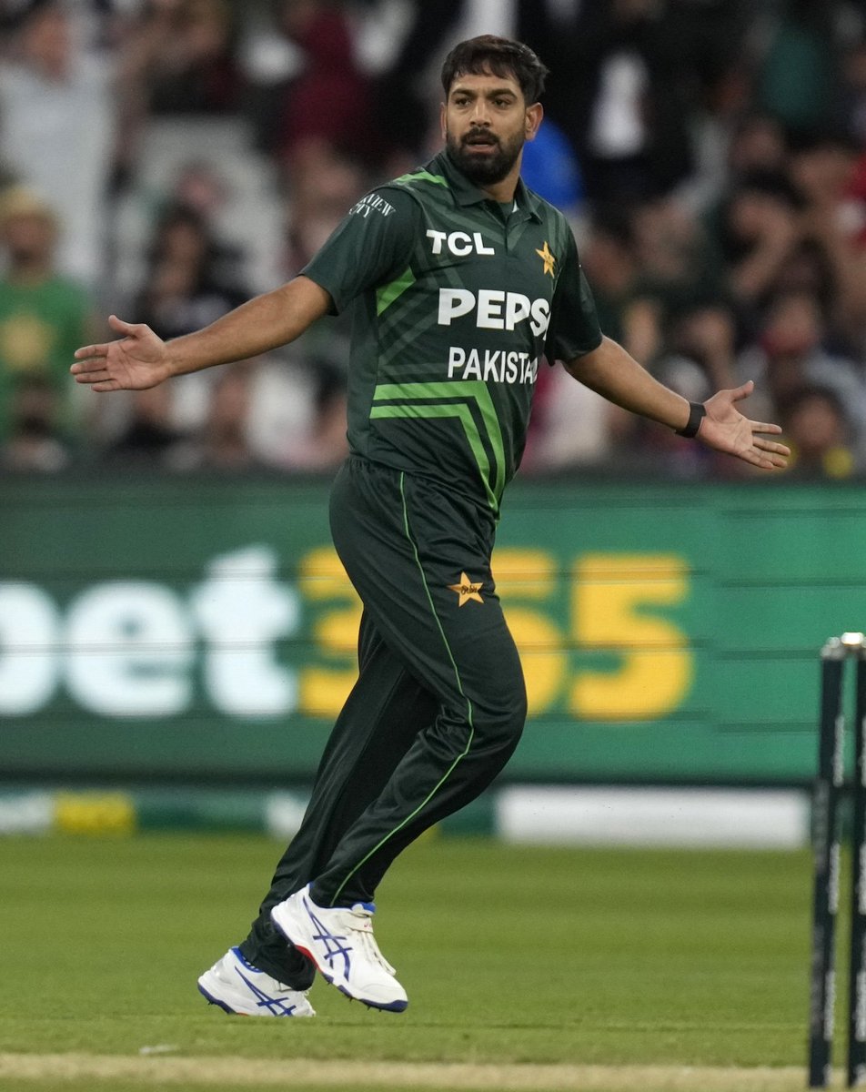 CricketTherapy2's tweet photo. 5-fer for fire 🔥🔥 
#PAKVSAUS #Garime https://t.co/vi8KrV0mbZ