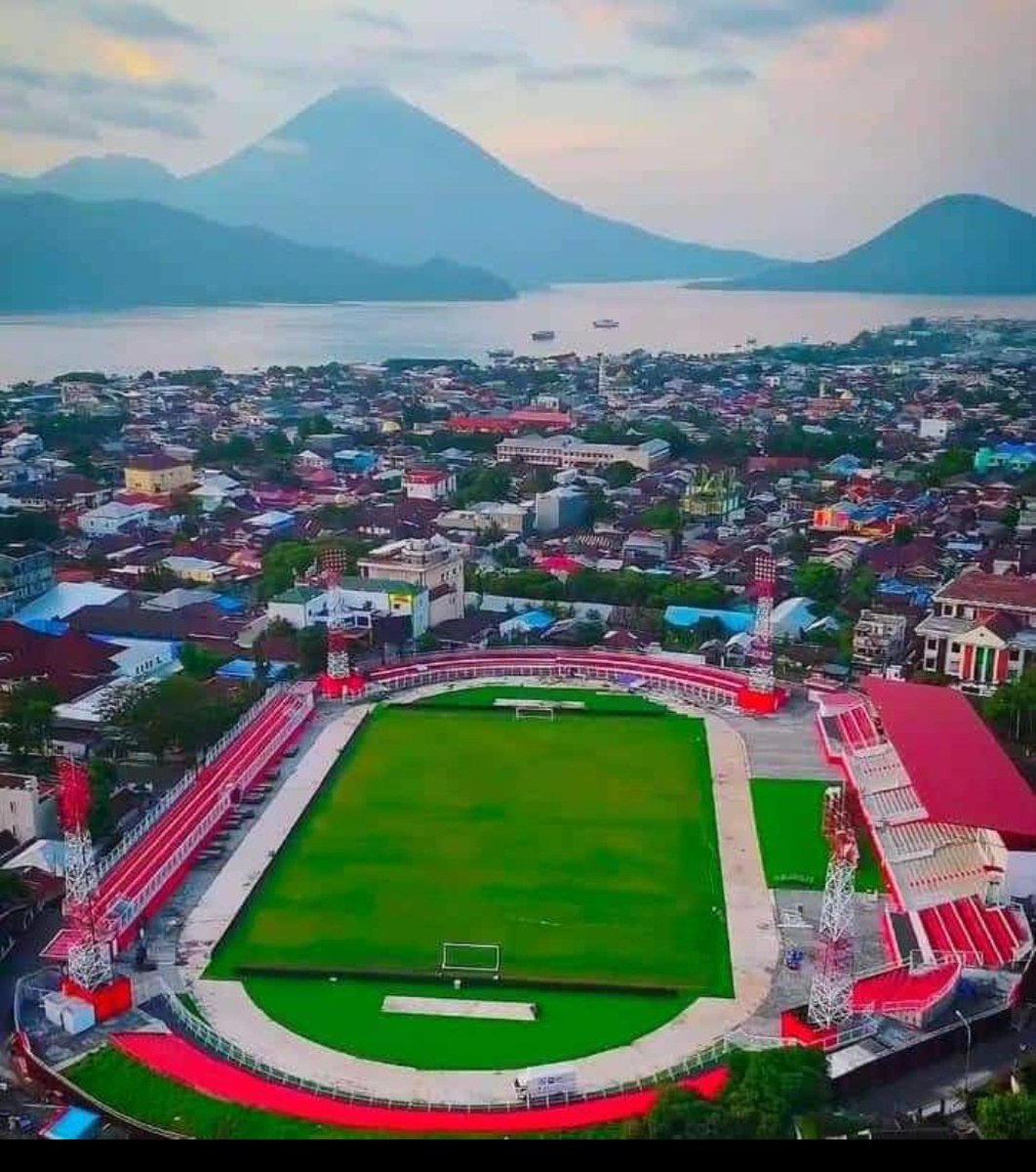 Stadion Gelora Kie Raha (GKR) Ternate.. homebase Malut United. 

Laga home Liga 1 Perdana 21 November 2024.