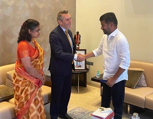 UKinHyderabad's tweet photo. Wishing Shri @revanth_anumula  a very Happy Birthday. May you keep inspiring those around you with your dedication and vision for a brighter future. https://t.co/9pQhCWsbHj