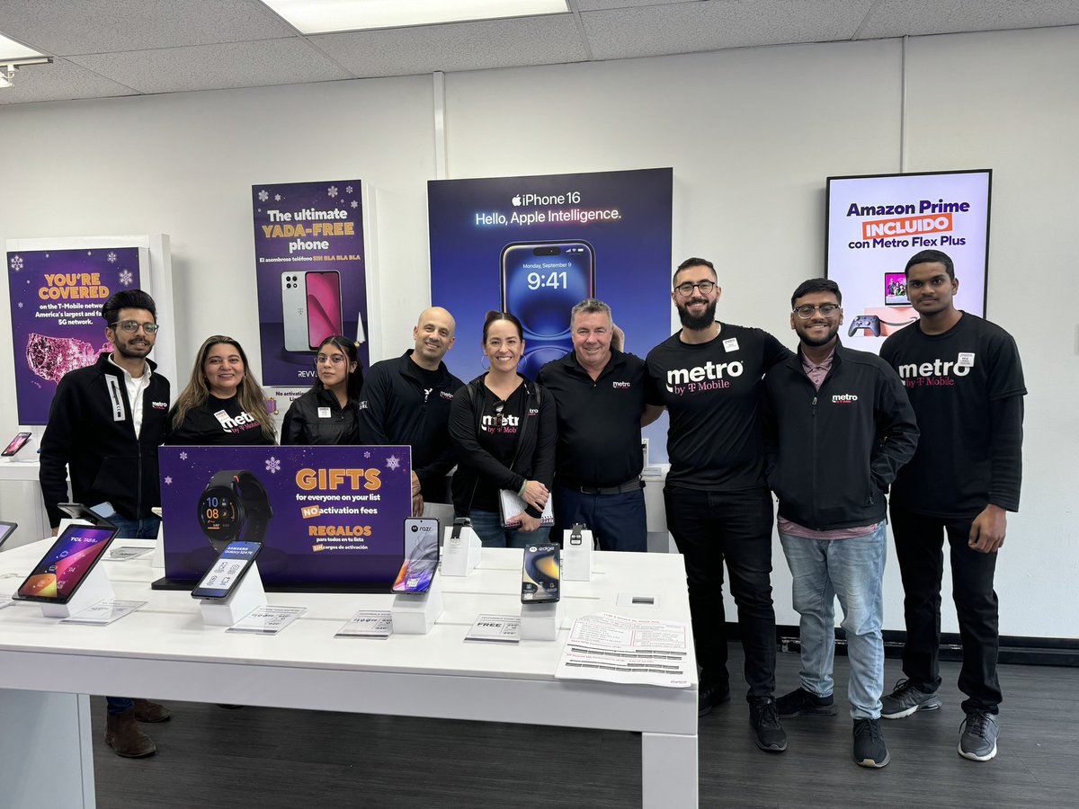Paul Lee (@iampaulclee) on Twitter photo Great day of store visits in OC with <a href="/thayesnet/">Terry Hayes</a> <a href="/ErikSodik/">Erik Sodik</a>! Express Orange County is ready to deliver BIG in Q4! #LevelUpSoCal Great day of store visits in OC with <a href="/thayesnet/">Terry Hayes</a> <a href="/ErikSodik/">Erik Sodik</a>! Express Orange County is ready to deliver BIG in Q4! #LevelUpSoCal