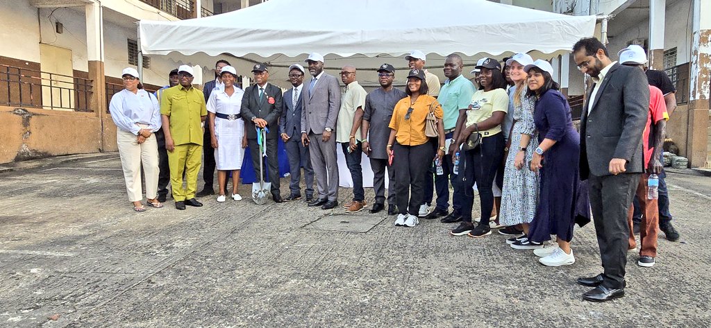 Massive boost for Connaught Hospital &amp; 10 others as #MoH's <a href="/CharlesSenessie/">Charles Senessie</a> turns the sod for construction of a mini-grid solar power system. This project will greatly improve health outcomes  with reliable &amp; sustainable energy supply.