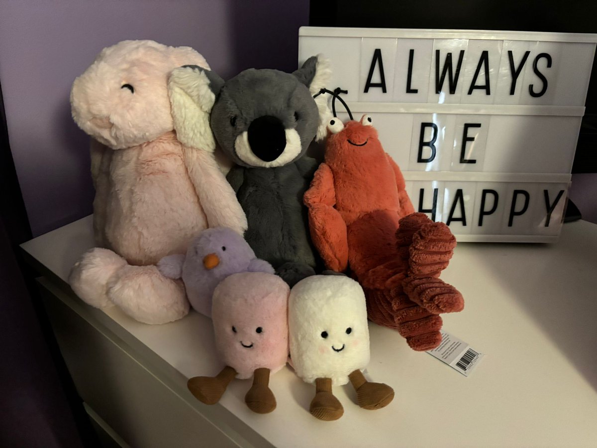 CatAsbestos's tweet photo. @JohnLewisRetail #JLChristmas love Jellycat https://t.co/BUMSb64RXV