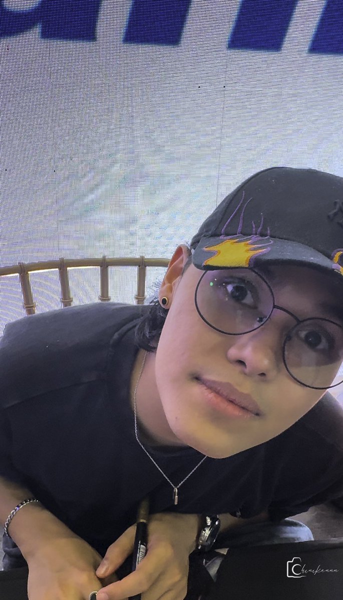 chikenhatd0g's tweet photo. happy bertdeeeey boss @RJi_official ❤‍🔥 https://t.co/mEyAGtypPD