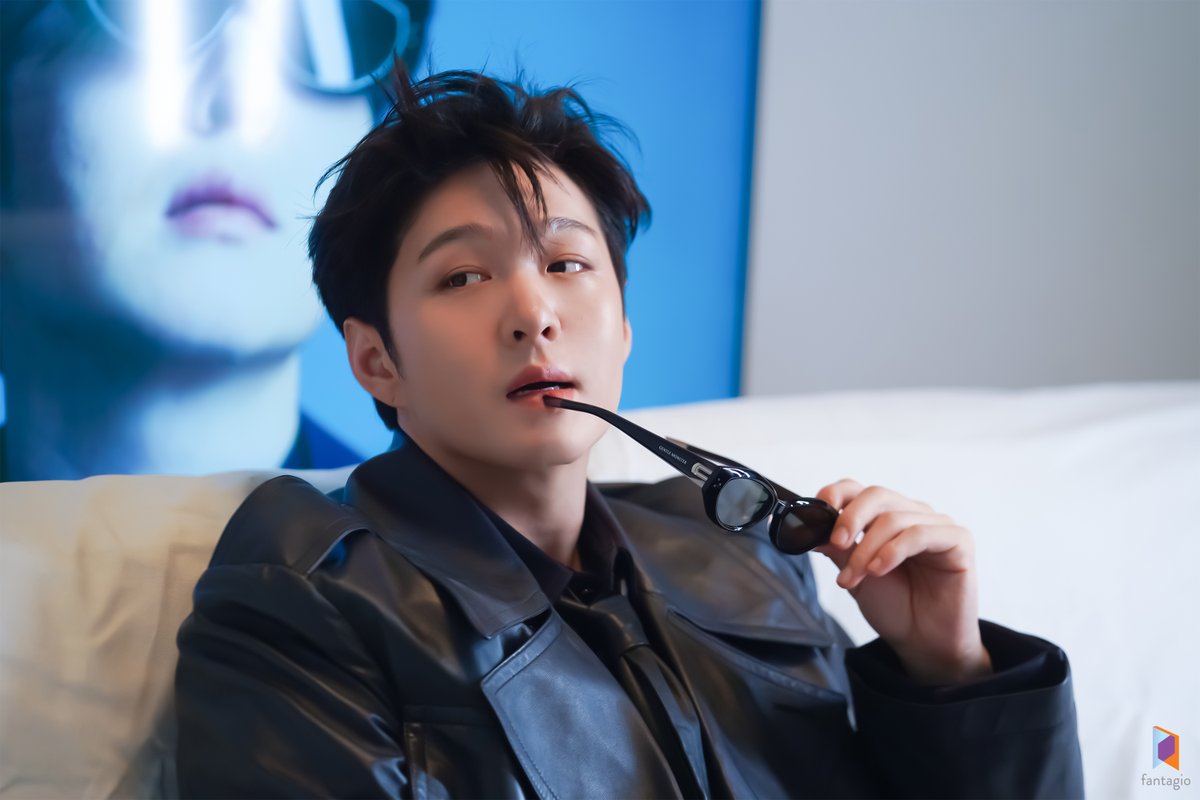 LeeCS_Official's tweet photo. [#이창섭][비하인드컷] 얼루어 10월호 촬영 현장

#LEECHANGSUB #TheWayfarer #일구구일 #1991년
#삼삼 #OLDTOWN #올드타운 https://t.co/bR1QblMAZo