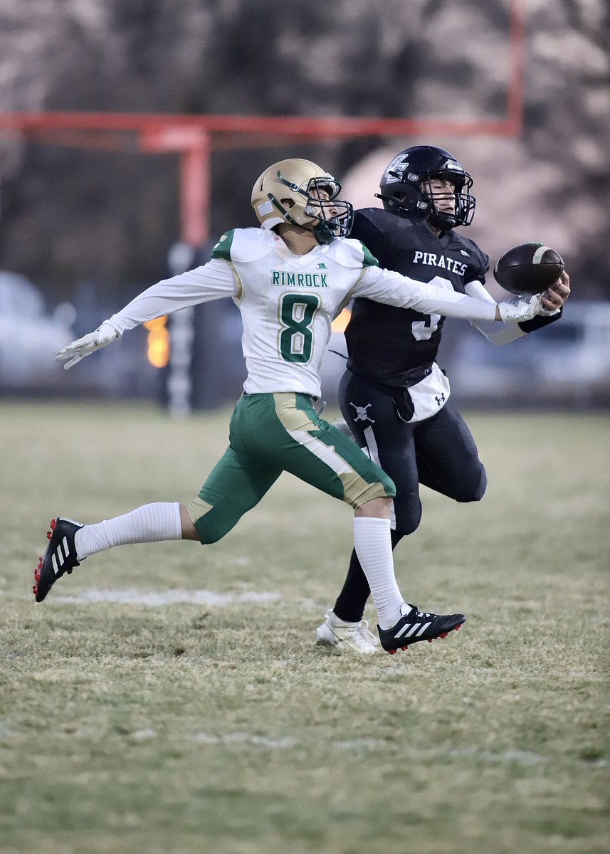 lammyslowdown's tweet photo. Scenes from Thursday football in #Arco @Idaho_8_Man @ThePostRegister
#IDPreps
#ButteCounty 72, #Rimrock 21 https://t.co/sDCYCjhOHQ