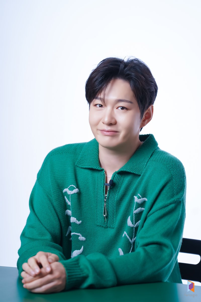 LeeCS_Official's tweet photo. [#이창섭][비하인드컷] 얼루어 10월호 촬영 현장

#LEECHANGSUB #TheWayfarer #일구구일 #1991년
#삼삼 #OLDTOWN #올드타운 https://t.co/7tUGbmlN3R