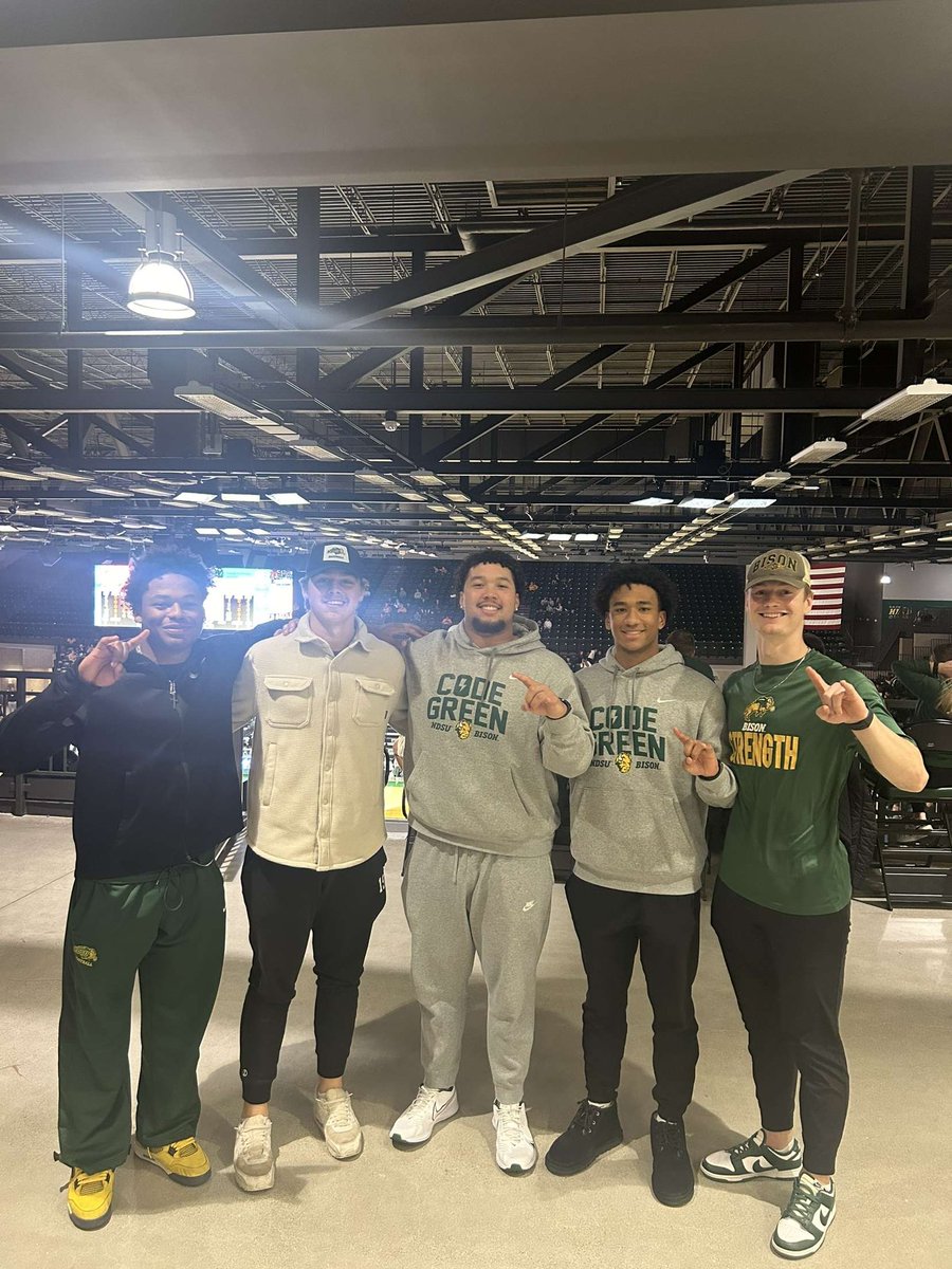 Had a great time cheering on <a href="/NDSUmbb/">NDSU Men's Basketball</a>  tonight🤘🏼 ! <a href="/GandGCollective/">The Green and The Gold Collective</a>