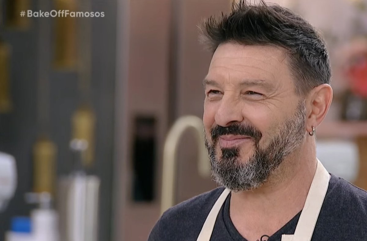 Nanu00888's tweet photo. Todos hoy: "Lejos el mejor programa de la temporada"

Yo: *si pero podia ser 10 veces mejor si estaba el*

#BakeOffFamosos https://t.co/ejUhX9wcUz