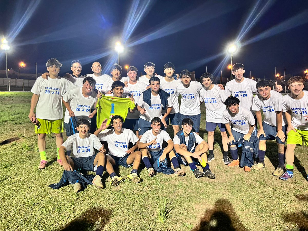 FptConcordia's tweet photo. 🇧🇫⚽🏆 El #Hidroéle se coronó #Campeón esta noche en la #sub17 de la temporada 2024 en la "B"

✅ Goleó 4 a 0 a Constitución y selló con el #titulo un gran año en esta categoría.

#laB #Sub17 #Hidroelectrico #SaltoGrande #Campeon #SG #Concordia #Futbol

📸@AntonellaCico67 https://t.co/rtDYUrUoG3