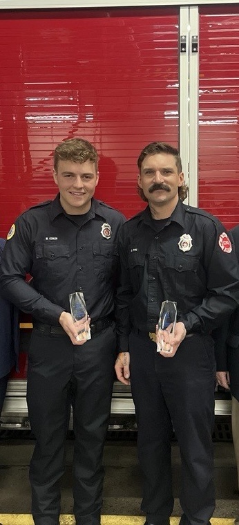 L21_stpaulfire's tweet photo. Jacob Ryks and Mason Conlin Saint Paul Firefighters IAFF Local 21 members were named Firefighters of the year by the Minnesota 100 Club for their heroic actions on January 3rd 2024 at a house fire in Saint Paul.
Congratulations brothers

https://t.co/4kB1nS8W7j https://t.co/3p5EvK7t98