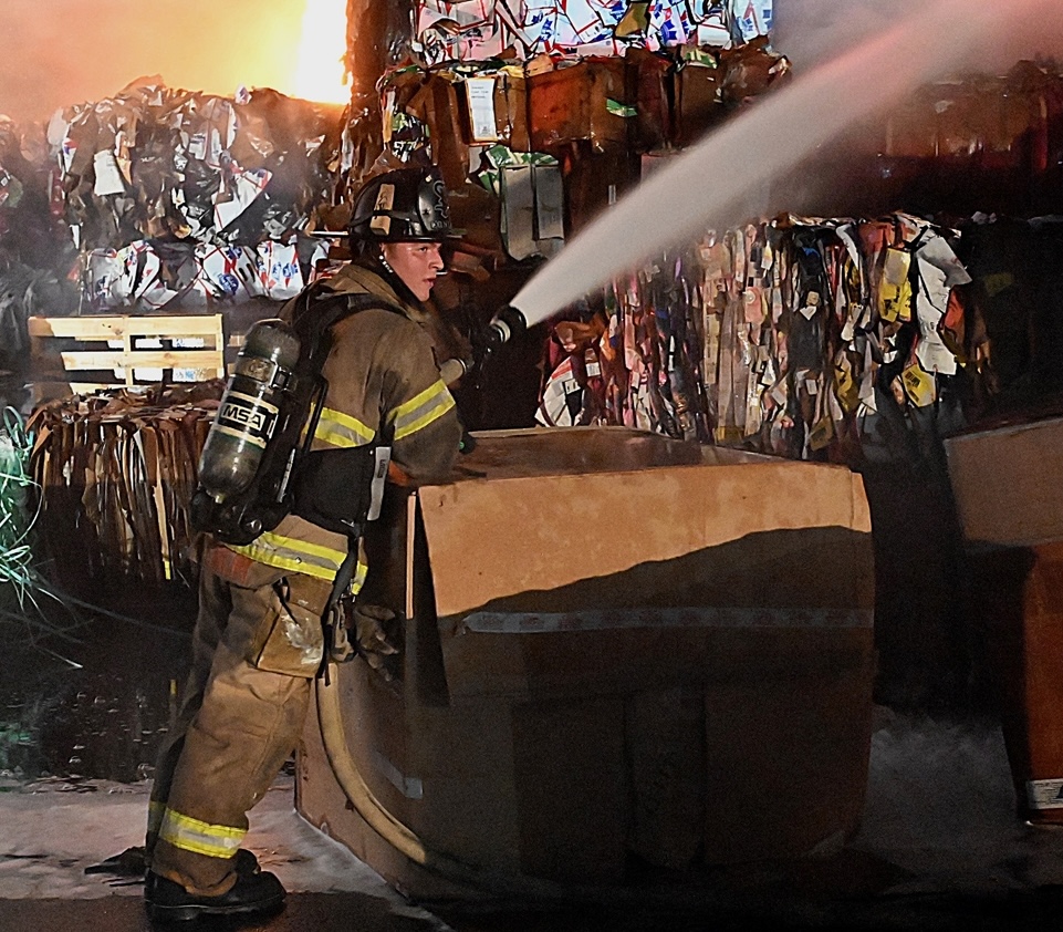 L21_stpaulfire's tweet photo. Jacob Ryks and Mason Conlin Saint Paul Firefighters IAFF Local 21 members were named Firefighters of the year by the Minnesota 100 Club for their heroic actions on January 3rd 2024 at a house fire in Saint Paul.
Congratulations brothers

https://t.co/4kB1nS8W7j https://t.co/3p5EvK7t98