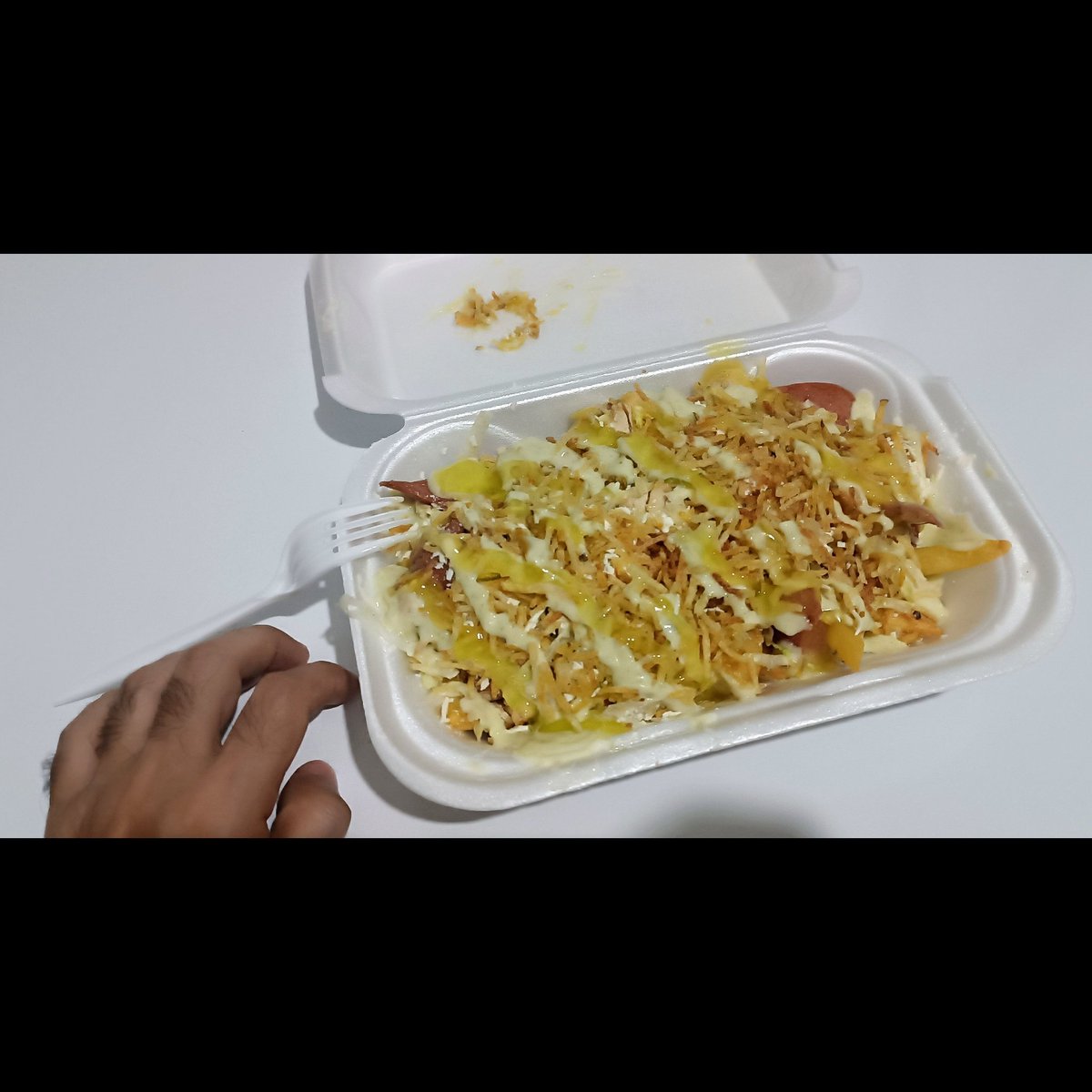 pezzotti_wilson's tweet photo. Llegó el domi! 🤗🤤
#dinnertime #salchipollo 😋 #yummy
#delicious https://t.co/FpFkfK9IFD