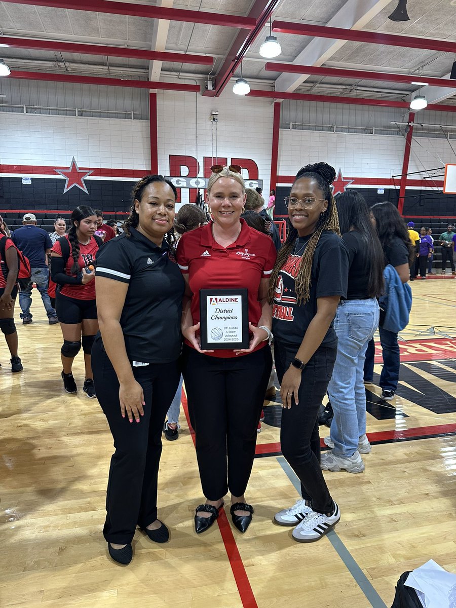 MrLara9's tweet image. At the Jaguar Nation we are very proud of our volleyball athletes! Congratulations 8th grade A team on your victory!!! Way to go! @athletics_mead @MeadMS_AISD @AldineISD @sam_patrickk