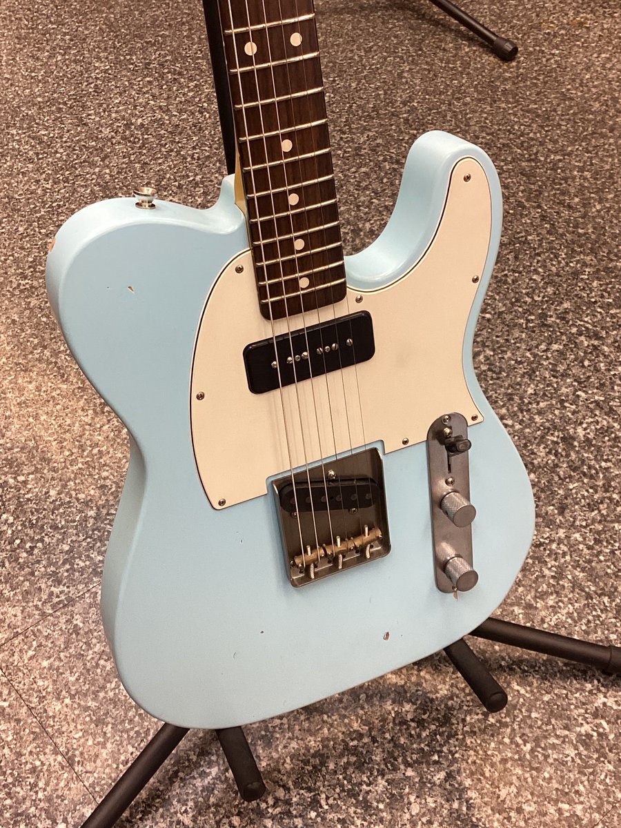 BIGBOSSannex's tweet photo. #お茶の水 #駅前別館 今日も元気に営業🔥
盛況の #Nashguitars フェア、追加で1本ご用意しました‼
・T-63/P-90 in Neck (Sonic Blue)
ネックPUはP-90タイプに!もちろん #Lollar 製です✨
色合いも可愛らしくステージ映えも抜群ですね🎸
ネットはこちらから⬇️
https://t.co/rWW42yPsHT
#BIGBOSS https://t.co/hytAgxpteO